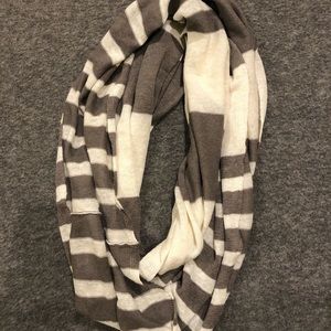 Vince scarf